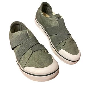 KEEN Elsa Gore Slip on Sneakers Size 7.5